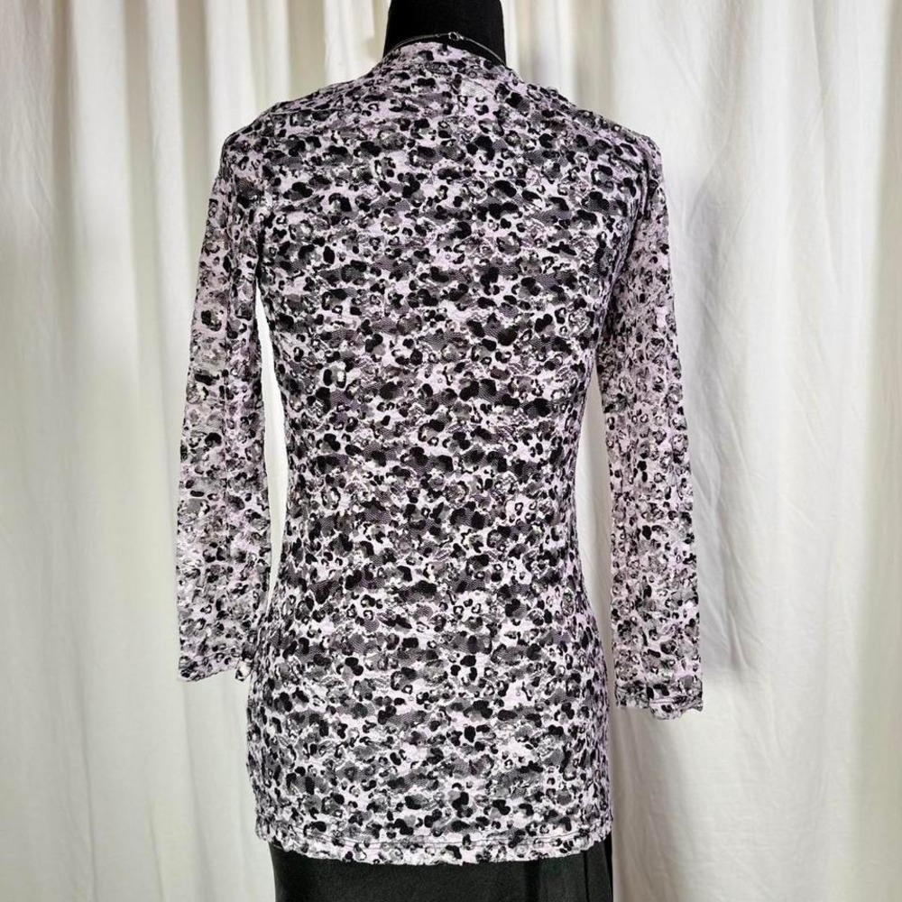 Green‎ Apple Leopard Mesh Top – M - Picture 3 of 7